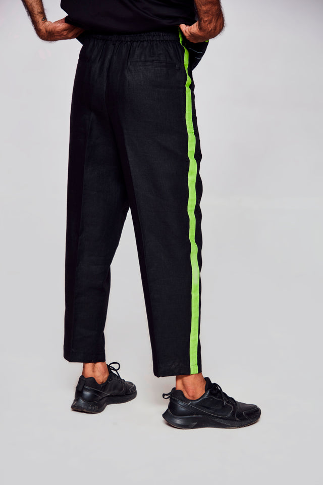Black and Strap :Pure Linen Loose Tapered Fit Pant