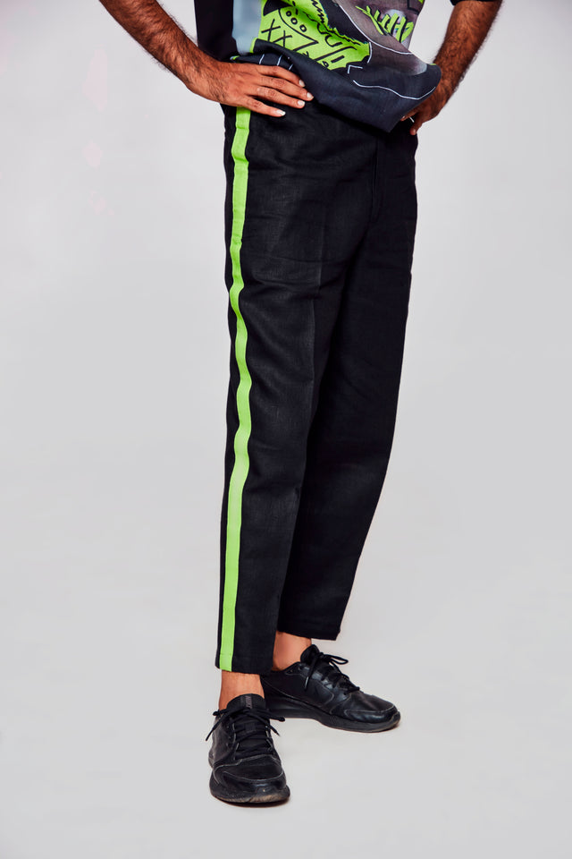 Black and Strap :Pure Linen Loose Tapered Fit Pant