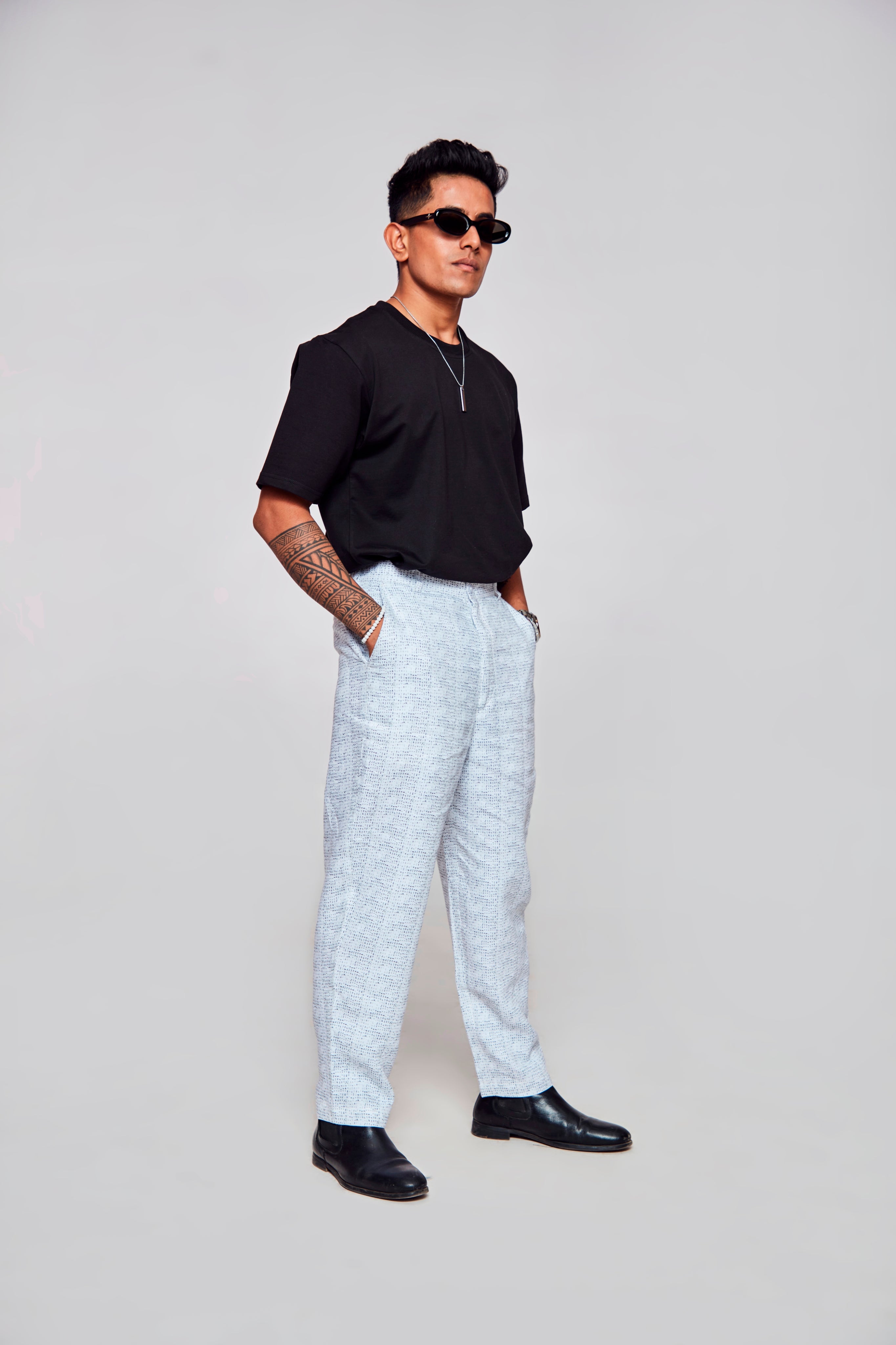 Dot white :Pure Linen Loose Tapered Fit Pant