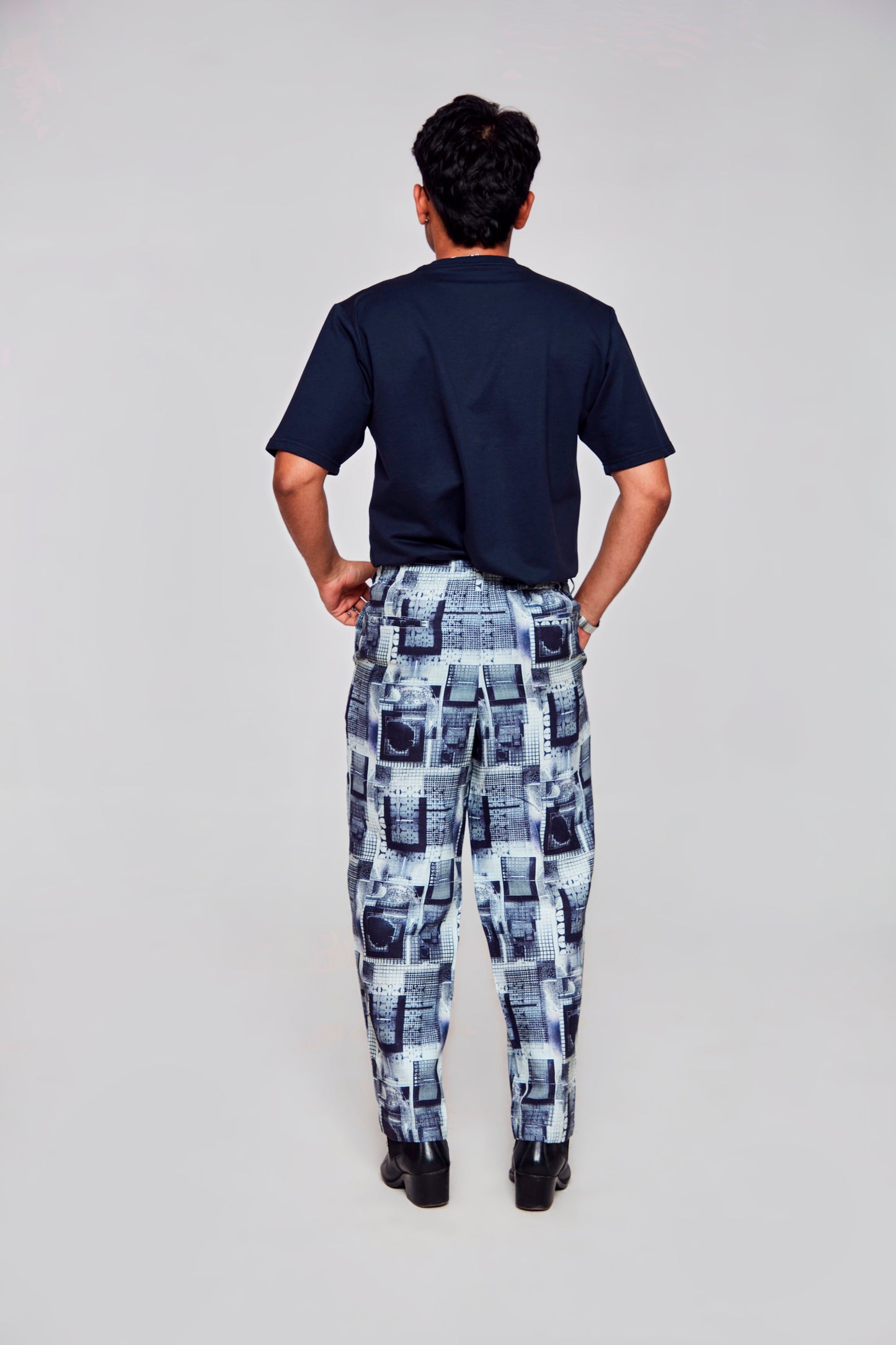Box Frame : Pure Linen Loose Tapered Fit Pant