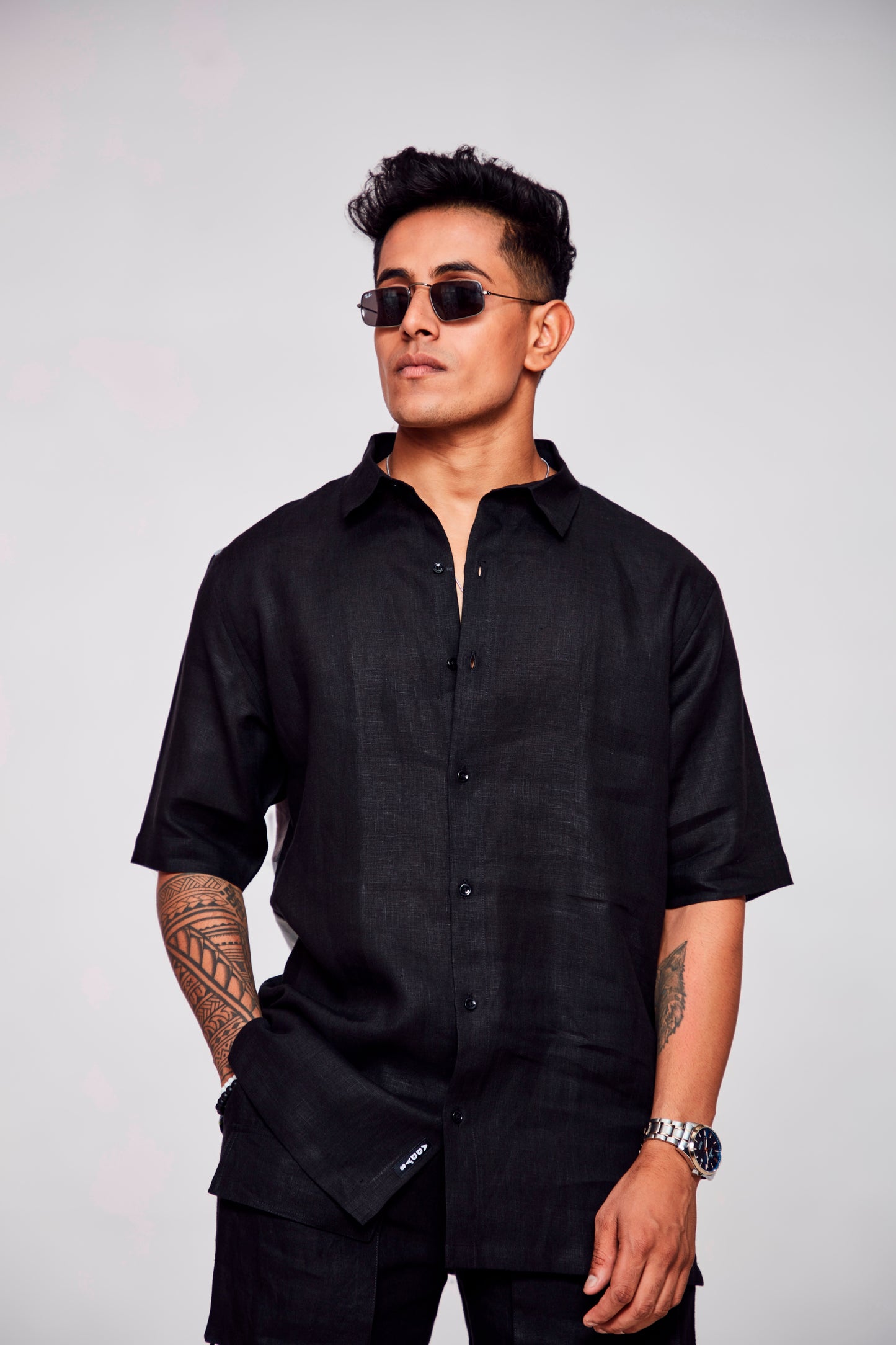 Surrealistic Expression : The Enigmatic Face - Pure Linen Short Sleeve Shirt