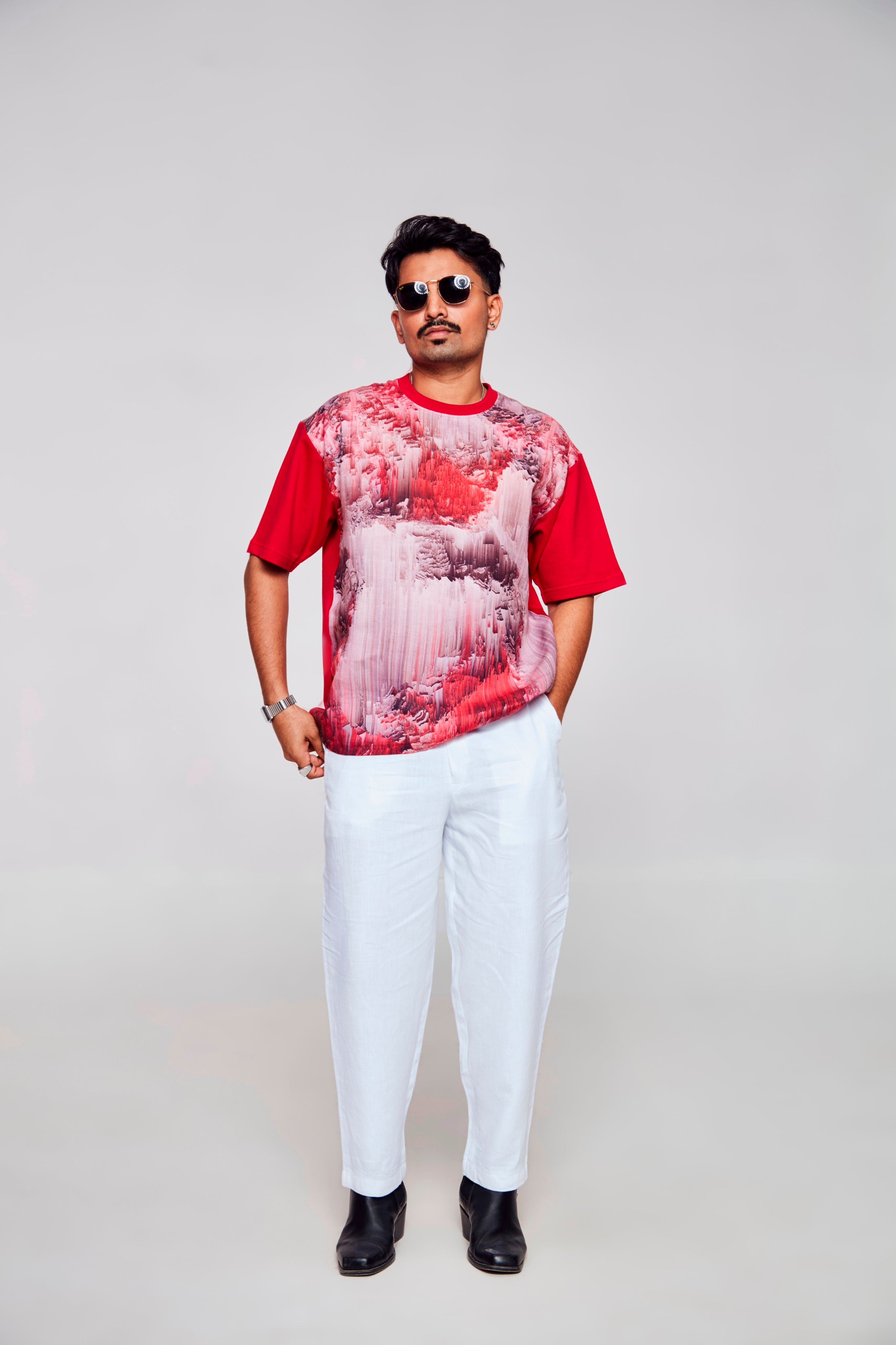 Virtual Visions : Endless World - Oversize Linen Tshirt